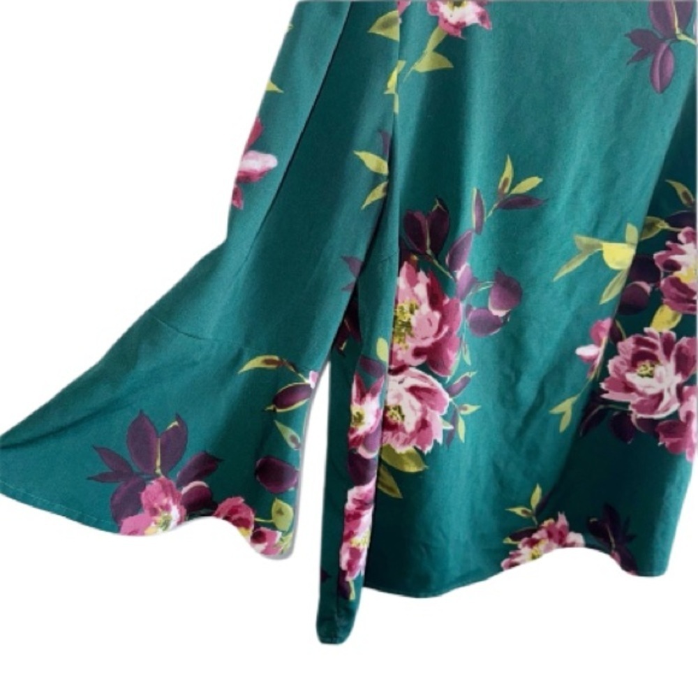 Eliane Rose Green/Pink Floral Blouse Keyhole Back Bell Sleeve Sz Large - Picture 9 of 9